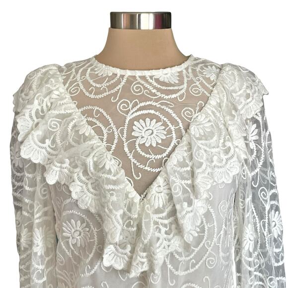 Flying Tomato White Lace Blouse Size M Ruffle Floral Embroidery Cottage Romantic - Picture 5 of 8